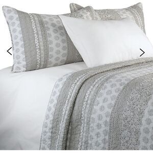 Antik
Samiha 3-Piece Quilt Set. NEW